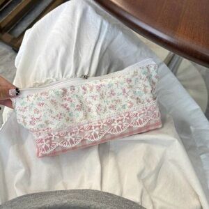 NWOT Pink Floral Lace Cosmetic Pouch